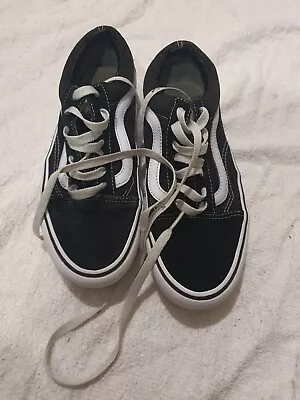 Size 4 - VANS Doheny Black • £9.99