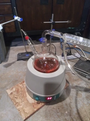 $600 • Buy Fractional Distiller, Vacuum Pump, Filter And Misc Glassware, 24/40