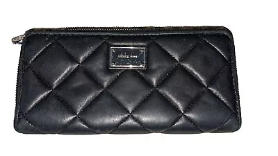 Michael Kors Quilted Black Hamilton Zip Around Wallet - Good Pre-owned Condition • $29