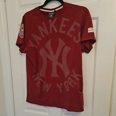 Majestic Athletics New York Yankees Mens T Shirt Medium  Red Maroon • £9.49