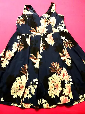 CiTY CHiC : Women's Floral Summer Dress : Size 22 [XL] : GoRGeOUS • $40