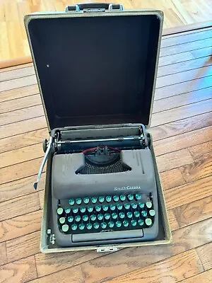 VINTAGE 1952 SMITH CORONA SILENT Portable Floating Shift TYPEWRITER With CASE • $374.99