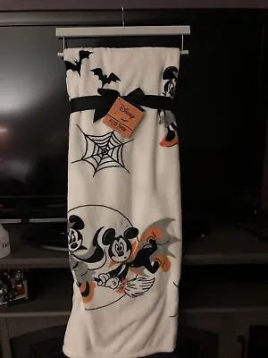 NWT NEW DISNEY MICKEY & WITCH MINNIE HALLOWEEN PLUSH THROW BLANKET 50 X 70   • $24.99