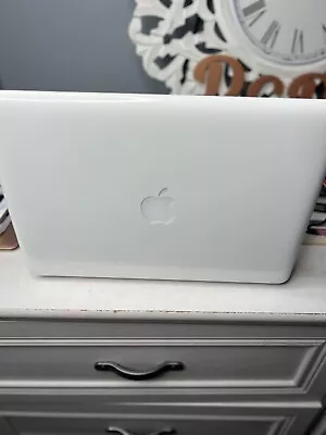 Apple MacBook A1342 13.3  Laptop - MC207LL/A (October 2009)  • $110