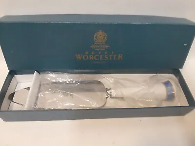 Royal Worcester Cake Server / Slicer • £14.99