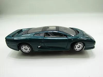 Maisto Jaguar XJ 220 Green 1:24 Scale Die Cast Car Model Sports Car 1992 • $13.49