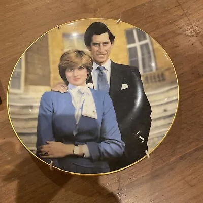 CROWN FINE CHINA ROYAL WEDDING 1981 HRH KING CHARLES & DIANA DECORATIVE PLATEw • £10