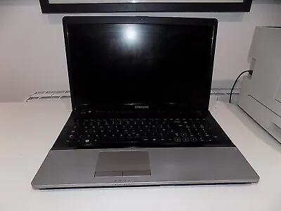 Samsung NP300E7A 17.3’’ Laptop Black/Silver Windows 7 Untested Sold As Spares • £54.81