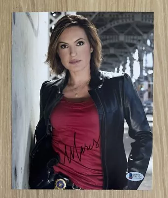 Mariska Hargitay Signed Law & Order Suv 8x10 Photo Beckett Bas • $249.99