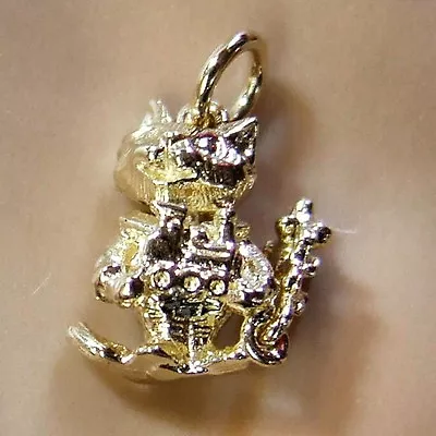 9 Ct Gold New Cat With Toy Mouse Charm • £139.95