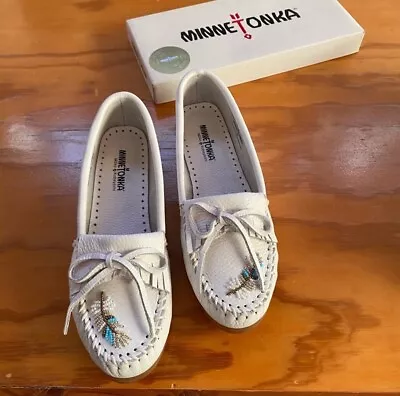 Minnetonka Moccasins White  Beaded Feather NEW Size 9 • $48