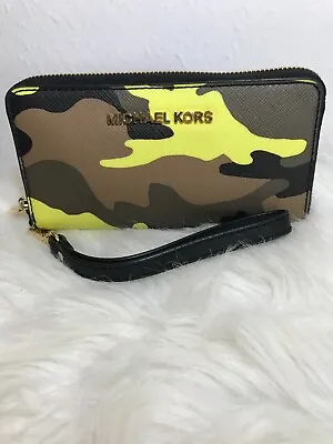 Michael Kors Jet Set Camouflage Multifunction Phone Case Wristlet Wallet • $85