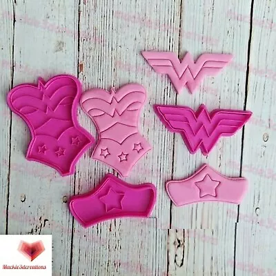 Wonder Woman Cookie Cutter Biscuit Fondant Cutter Embosser Tv Movie • $10.79