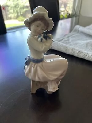 Nao Figurine By Lladro A Big Hug Girl With Puppy Hand Made In Spain Daisa 1987 • $19.99