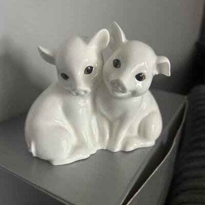 £12 • Buy Royal Osborne White Bone China Pair Pigs, Hugging Couple MMR-2715Malaysia  RARE