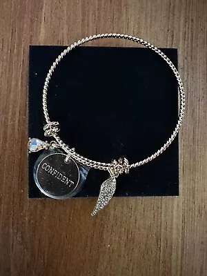 Mary Kay Fashion Jewelry Bracelet - Confident With Wing Charm  • $8.50