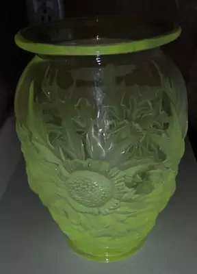 Vtg Verlys Alpine Thistle Vase French Art Glass 1930s Signed Manganese Glow • $200