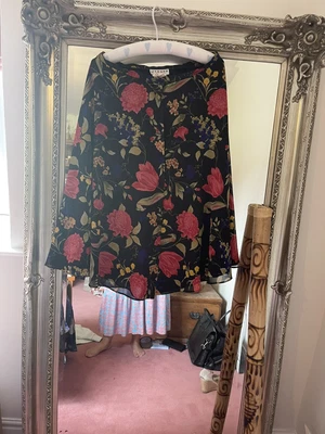 £4 • Buy Jaeger Skirt 12 Vintage