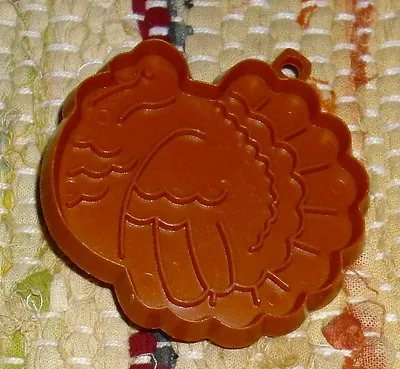 $2.99 • Buy Vtg Thanksgiving Fall Plastic Cookie Cutter Brown Turkey 2-5/8  X 2-7/8  Used