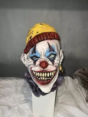 Mask Illusions Scary Clown Mask Oversized  • £32