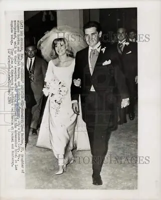 1965 Press Photo Meredith MacRae Richard Berger On Way To Wedding Reception CA • $20.88