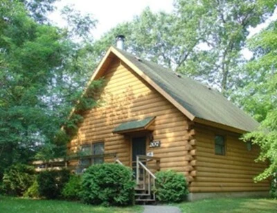 $450 • Buy CHRISTMAS MOUNTAIN, WISCONSIN DELLS, 2 BEDROOM Log Cabin, SLEEPS 6, July 3