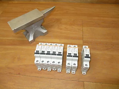 Merlin Gerin LOT OF 8 Multi 9 C65N Circuit Breakers D10 C6 D16  50Hz 230/400V • $14.75