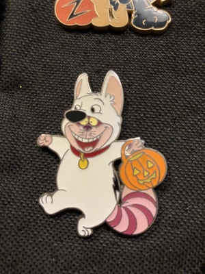 £73.01 • Buy Cheshire Cat Dressed As Bolt LE 300 Halloween Disney Pin DSF DSSH