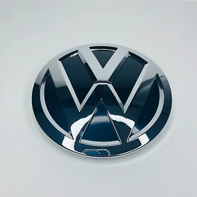 $34.99 • Buy USED Volkswagen 3G0853601BDPJ 2016-17 Passat 2015-16 Jetta Front Grill Emblem