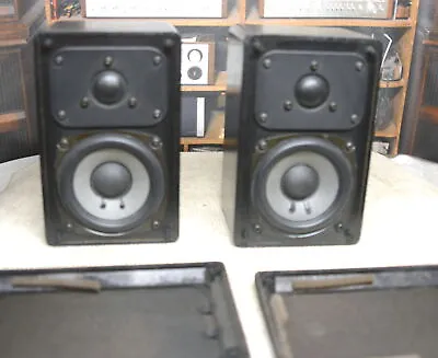 2 Realistic Minimus-7W Speakers - 40-2039A • $59.99