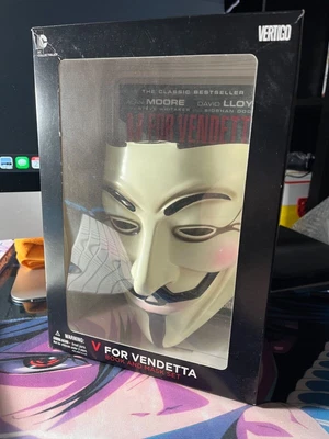$5 • Buy DC Comics/Vertigo V For Vendetta Mask And Book Set