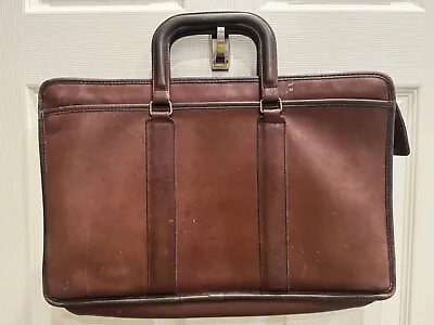 Vintage COACH Slim Briefcase Leather Satchel Zip Closure 025-3126  • $50