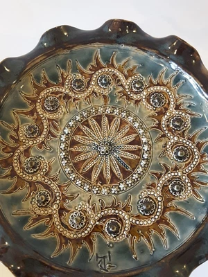 £295 • Buy A Rare Doulton Lambeth Pinch Rimmed Display Plate By George Tinworth.