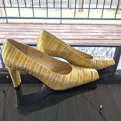 J. Renee Sz 8 Retro Yellow/Gold Patent Striped 3  Pump • $22.99