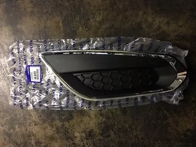 Genuine Volvo Outer Grille 31323412 • $83.47