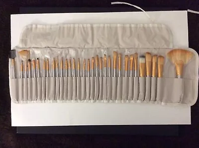 Yuwaku 32 Piece Brush Set NEW • $8