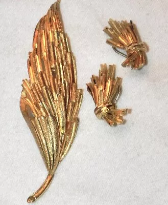 Vintage BSK Textured Gold Tone Leaf Pin Brooch Clip Earring Set Signed • $12