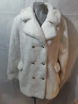 Vintage Unbranded White Faux Fur Women's Coat Gold Tone Buttons Size 20 • $50