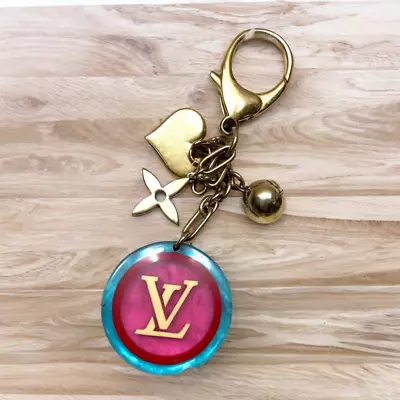 Auth Louis Vuitton Bijoux Sack Candy Key Holder M65726 Multicolor Heart Charm • $144.47