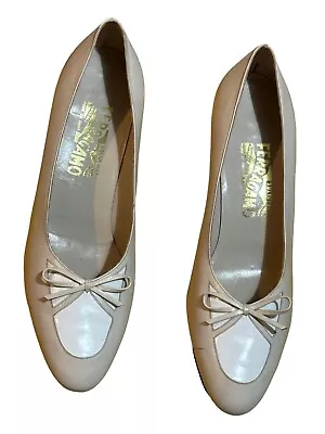 Salvatore Ferragamo AUS 8.5 VINTAGE 90s Designer Cream Leather Bow Pump Shoes • $55