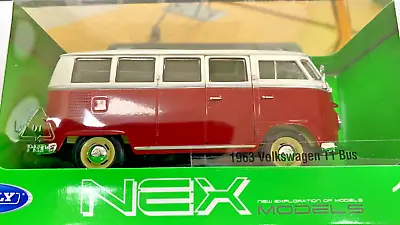 Volkswagen T1 Bus 1963 Red/White WELLY 1:24 TH Model + 8 Age Side Door Opens. • £14.99