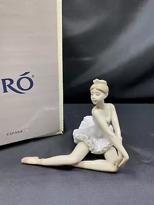 $210.99 • Buy Lladro  GRACEFUL POSE  Figurine ~ #6174 ~ 5  Tall ~ W/Box