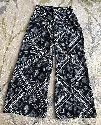 Atmosphere Black Paisley Print Flair Split Trousers Size 12 • £2.50