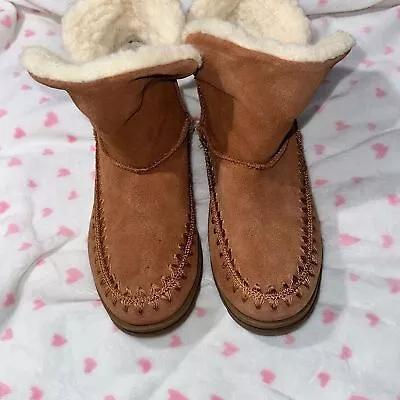 Mukluks Woman’s Melrose Boots • $20
