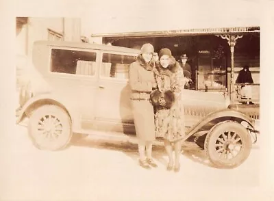 Old Photo Snapshot Man Woman Couple Standing Beside Old Vintage Car #3 Z23 • $11.55