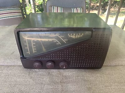 Vintage Zenith AM-FM Radio Model No. 7H822-Z Tube Bakelite  • $29.99