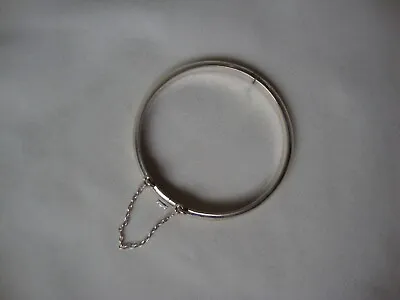 VINTAGE 1980s CLASSIC CHILD'S HINGED BANGLE STERLING SILVER STAMPED 925 BRACELET • $17.99