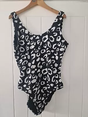 Threadbare Black & White Swimsuit Size Uk 14 New  • £5