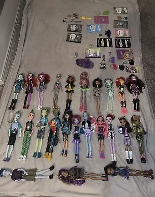 Monster High G1 Doll Lot With Misc Accessories And Diaries (CAM Dolls Included) • $450