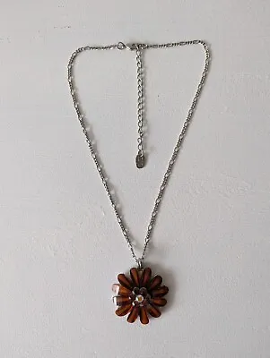 SPARKLY ORANGE FLOWER PENDANT NECKLACE DG TAG 51cm LENGTH GOOD CONDITION • £2.99